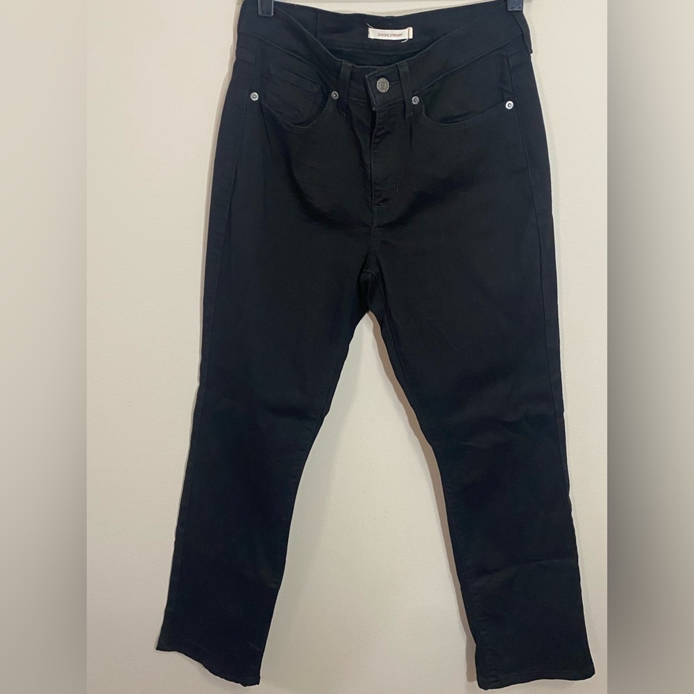 Levis Jeans Womens Size 6 Black Classic Straight Denim  Mid Rise.great condition